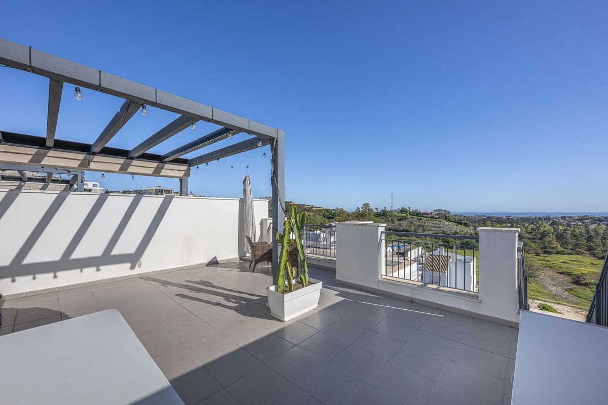 2 soveværelse Lejlighed til salg i Los Arqueros med swimmingpool garage - € 680.000 (Ref: 9631864)