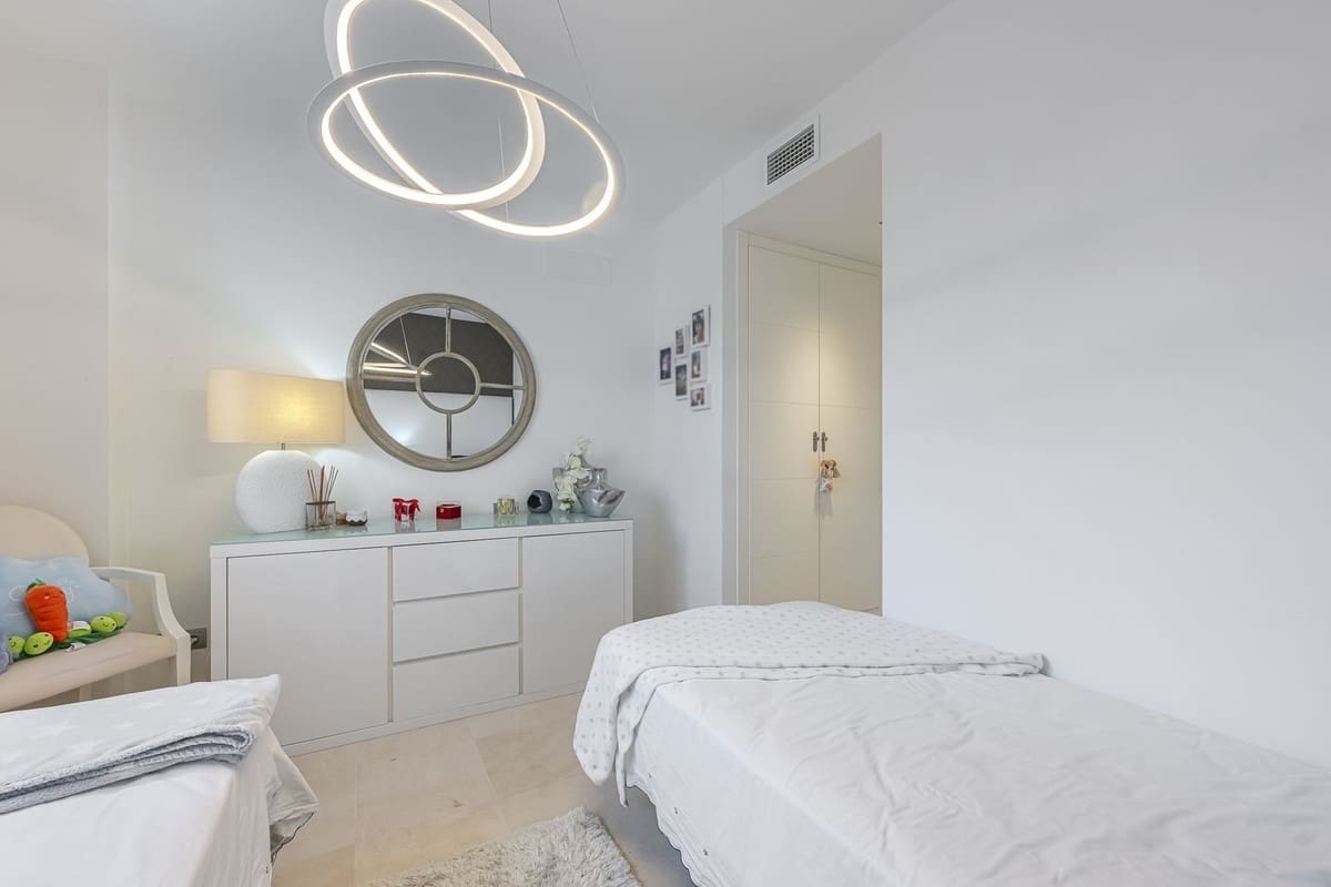 2 Zimmer Apartment zu verkaufen in Los Arqueros mit Pool Garage - 680.000 € (Ref: 9631864)