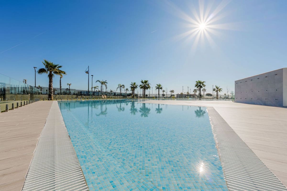 3 soverom Penthouse til salgs i Torremolinos med svømmebasseng garasje - € 1 750 000 (Ref: 9631865)