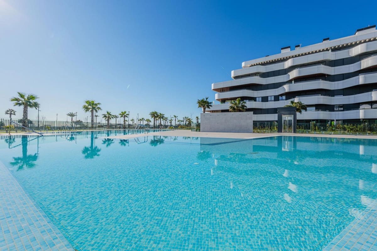 3 soverom Penthouse til salgs i Torremolinos med svømmebasseng garasje - € 1 750 000 (Ref: 9631865)