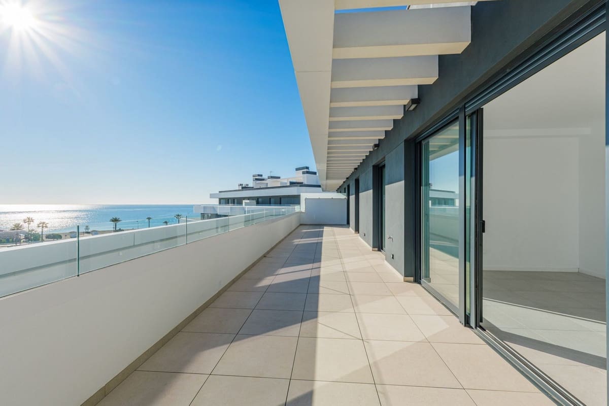 3 bedroom Penthouse for sale in Torremolinos with pool garage - € 1,590,000 (Ref: 9631865)