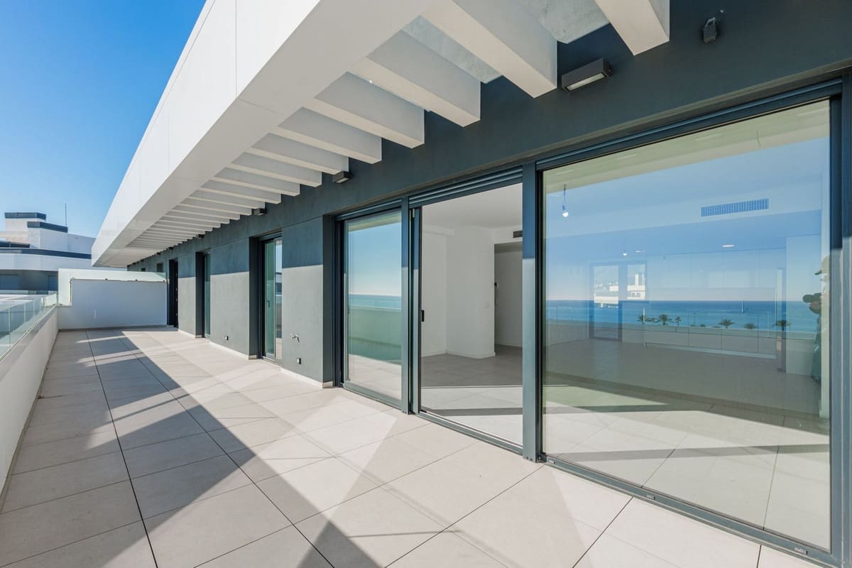 3 bedroom Penthouse for sale in Torremolinos with pool garage - € 1,590,000 (Ref: 9631865)