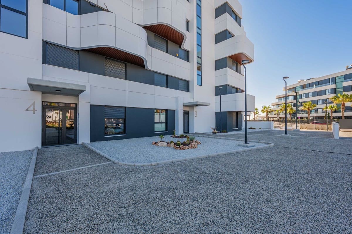 3 bedroom Penthouse for sale in Torremolinos with pool garage - € 1,590,000 (Ref: 9631865)