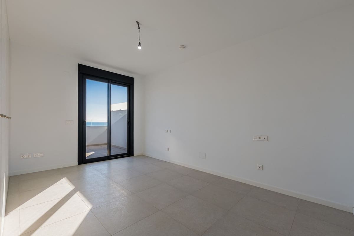 3 bedroom Penthouse for sale in Torremolinos with pool garage - € 1,590,000 (Ref: 9631865)