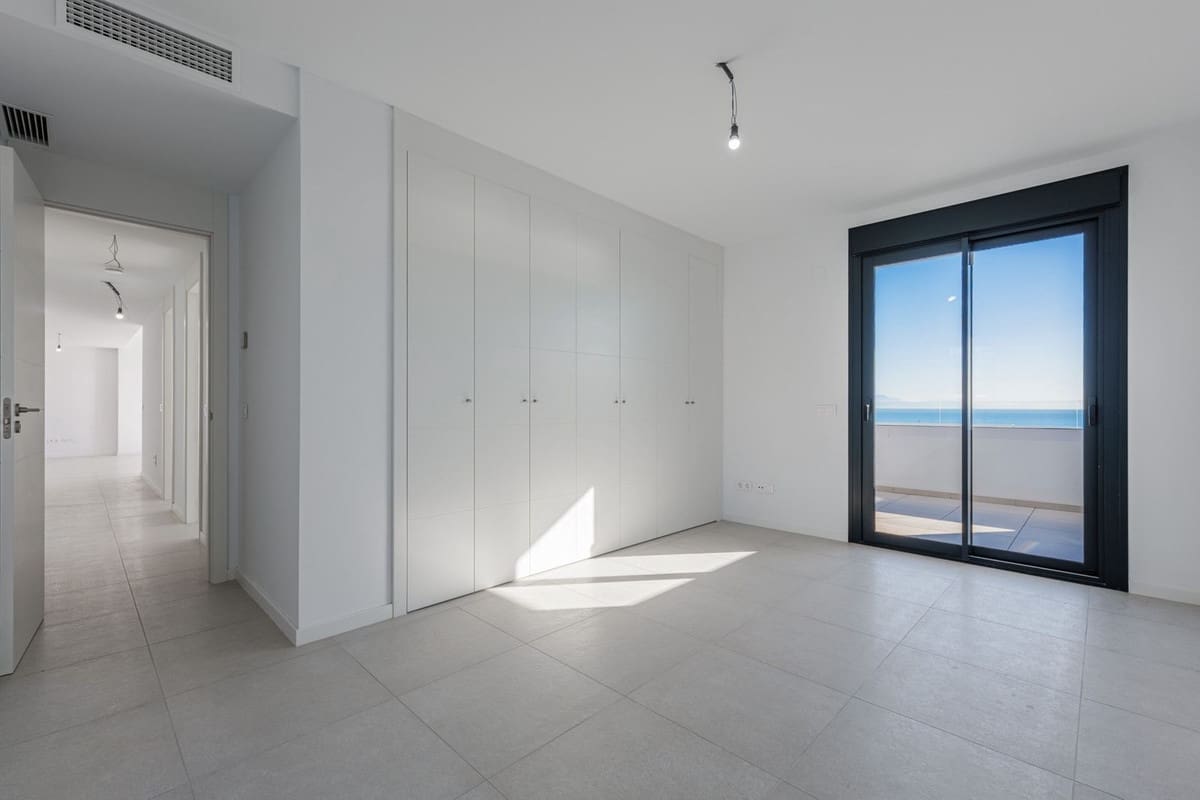 3 bedroom Penthouse for sale in Torremolinos with pool garage - € 1,590,000 (Ref: 9631865)