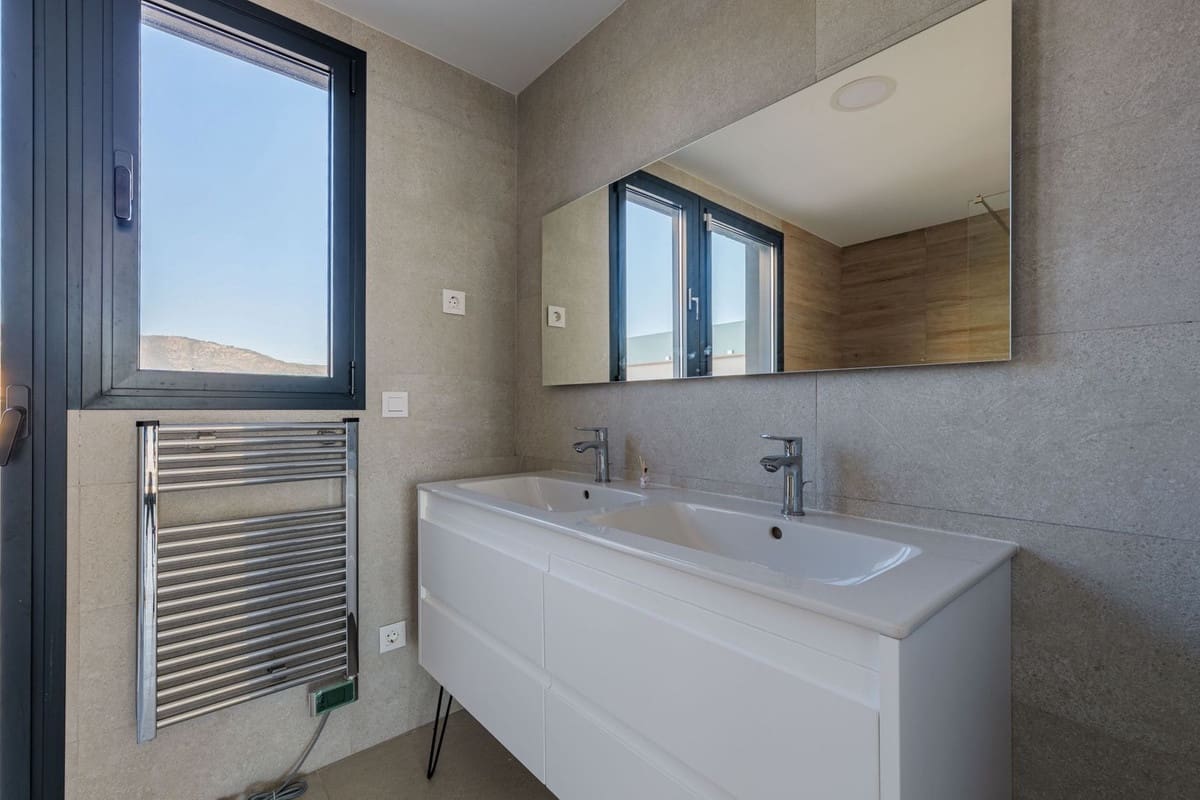 3 bedroom Penthouse for sale in Torremolinos with pool garage - € 1,590,000 (Ref: 9631865)