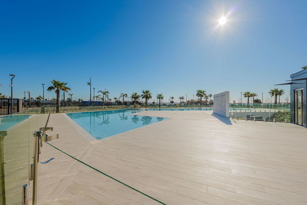 3 bedroom Penthouse for sale in Torremolinos with pool garage - € 1,590,000 (Ref: 9631865)