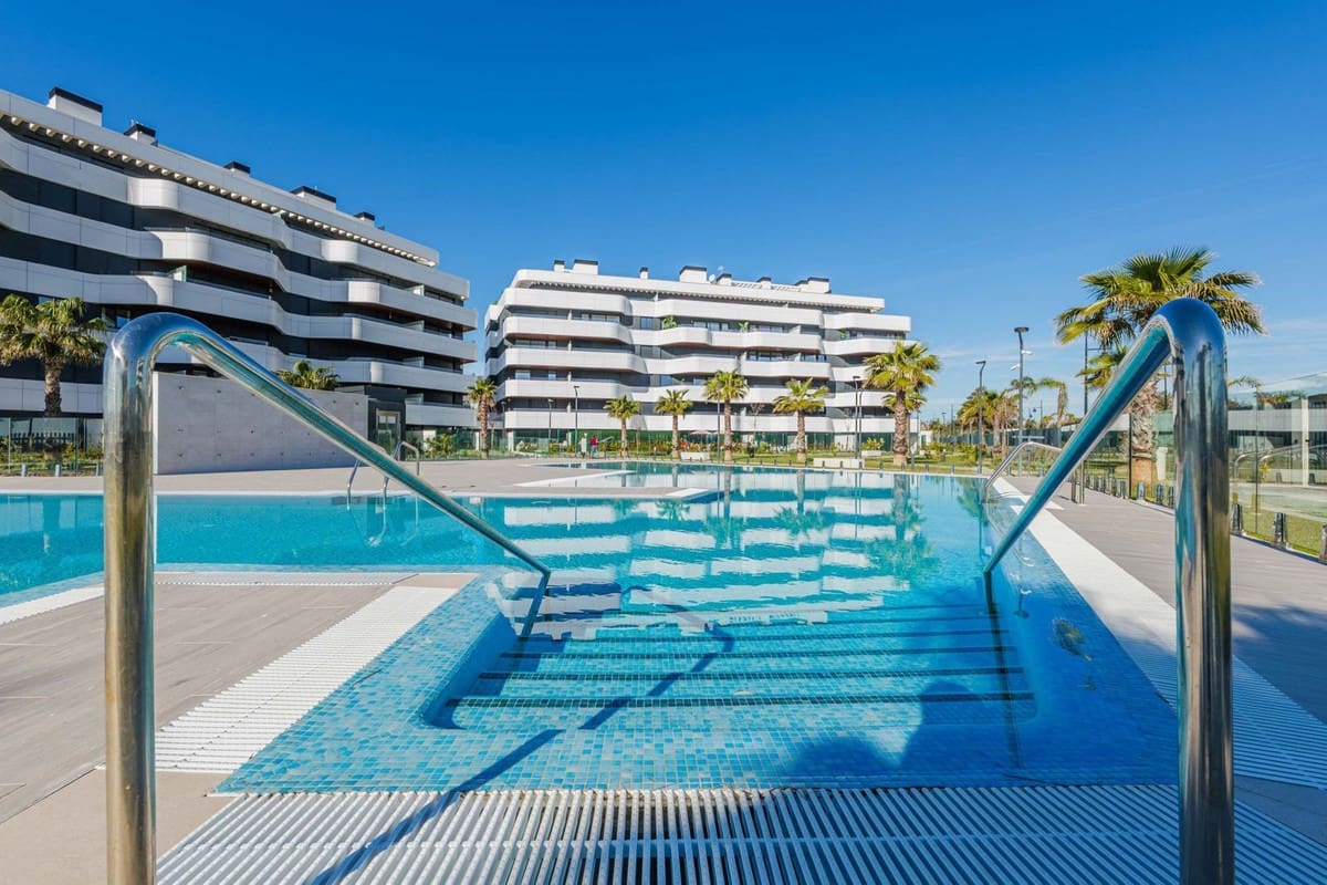 3 bedroom Penthouse for sale in Torremolinos with pool garage - € 1,590,000 (Ref: 9631865)