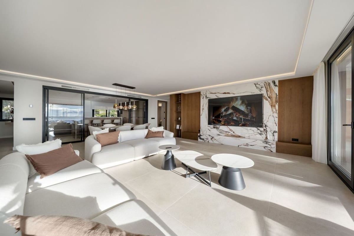 3 soveværelse Lejlighed til salg i Nueva Andalucia med swimmingpool garage - € 1.650.000 (Ref: 9631866)