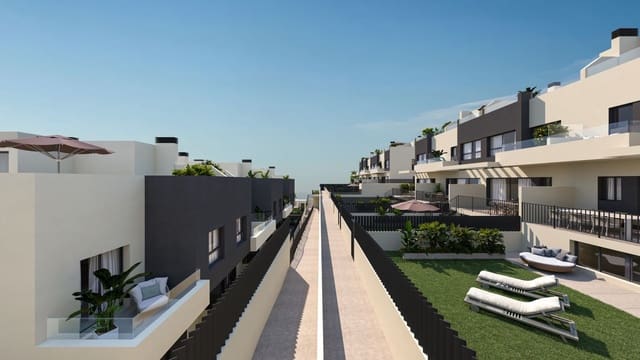 4 sypialnia Dom na sprzedaż w Torre del Mar, Vélez-Málaga z basenem garażem - 630 000 € (Ref: 9638007)