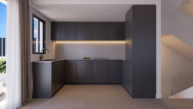 4 makuuhuone Omakotitalo myytävänä paikassa Torre del Mar, Vélez-Málaga mukana uima-altaan 
autotalli - 630 000 € (Ref: 9638007)