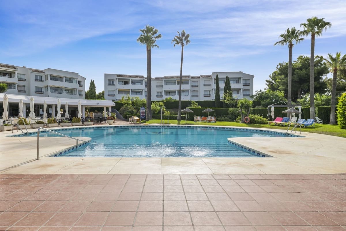 2 chambre Appartement à vendre à Riviera del Sol avec piscine garage - 350 000 € (Ref: 9643561)