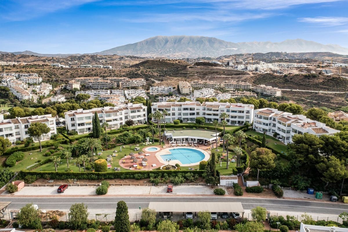 2 chambre Appartement à vendre à Riviera del Sol avec piscine garage - 350 000 € (Ref: 9643561)