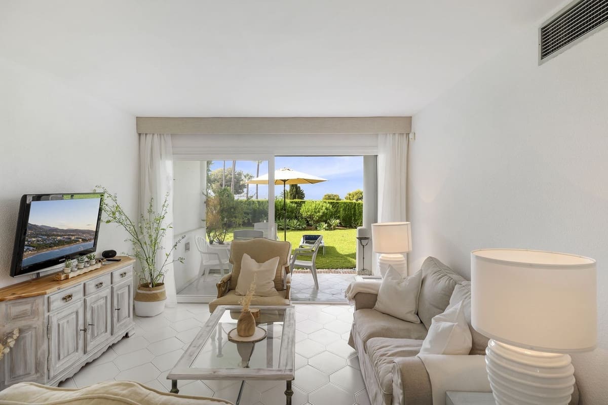 Apartamento de 2 habitaciones en Riviera del Sol en venta con piscina garaje - 350.000 € (Ref: 9643561)