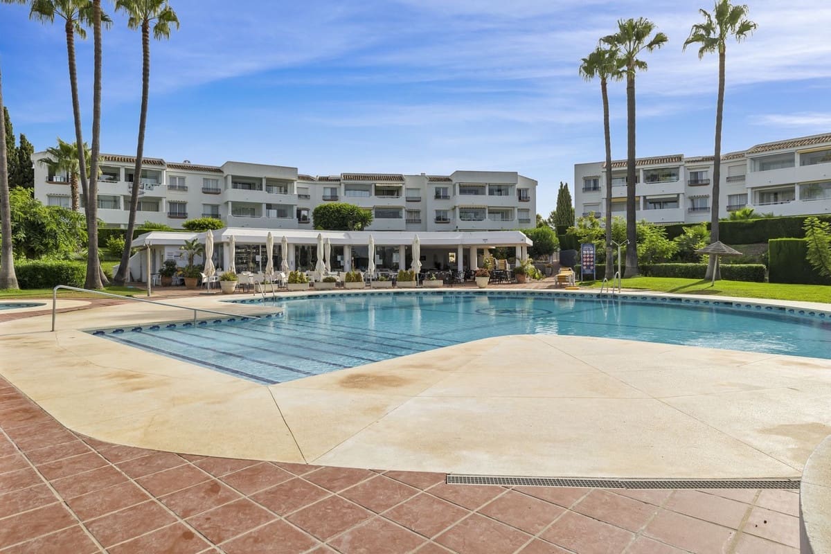 Apartamento de 2 habitaciones en Riviera del Sol en venta con piscina garaje - 350.000 € (Ref: 9643561)