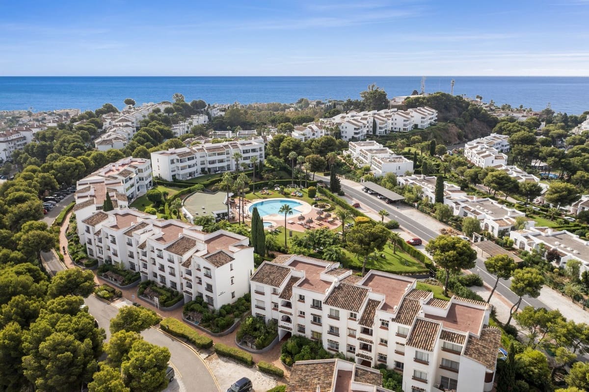 Apartamento de 2 habitaciones en Riviera del Sol en venta con piscina garaje - 350.000 € (Ref: 9643561)