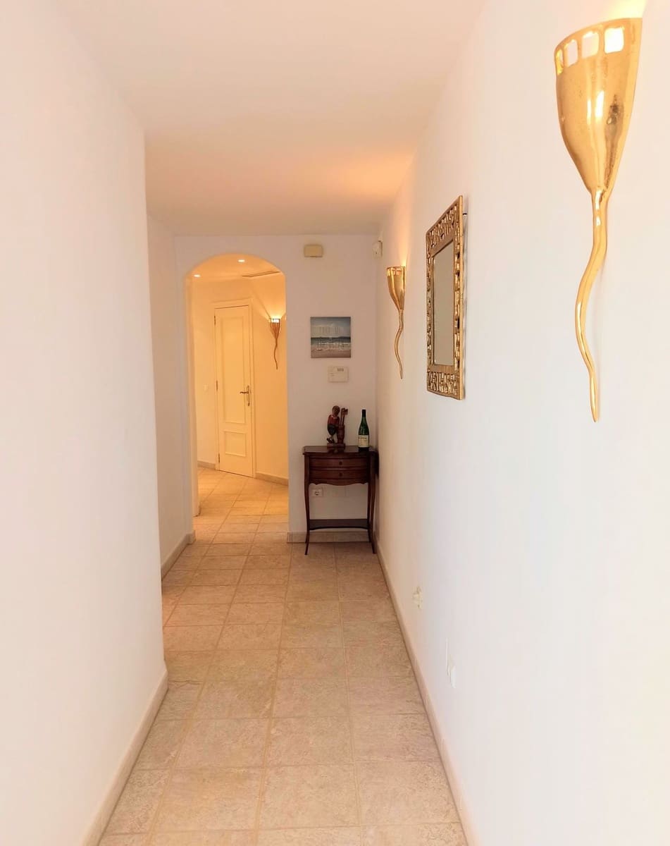 2 soveværelse Penthouse til salg i Riviera del Sol med swimmingpool garage - € 469.000 (Ref: 9645865)