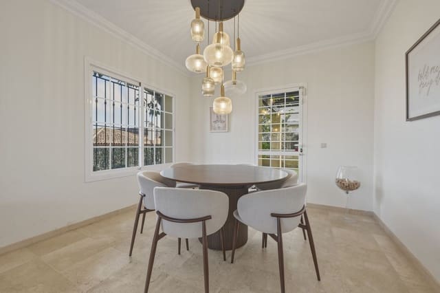 5 camera da letto Villa in vendita in La Cala Hills, Mijas con piscina garage - 810.000 € (Rif: 9646078)