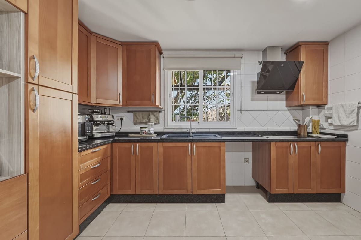 5 chambre Villa/Maison à vendre à La Cala Hills avec piscine garage - 810 000 € (Ref: 9646078)