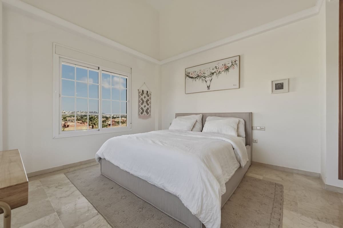 5 chambre Villa/Maison à vendre à La Cala Hills avec piscine garage - 810 000 € (Ref: 9646078)