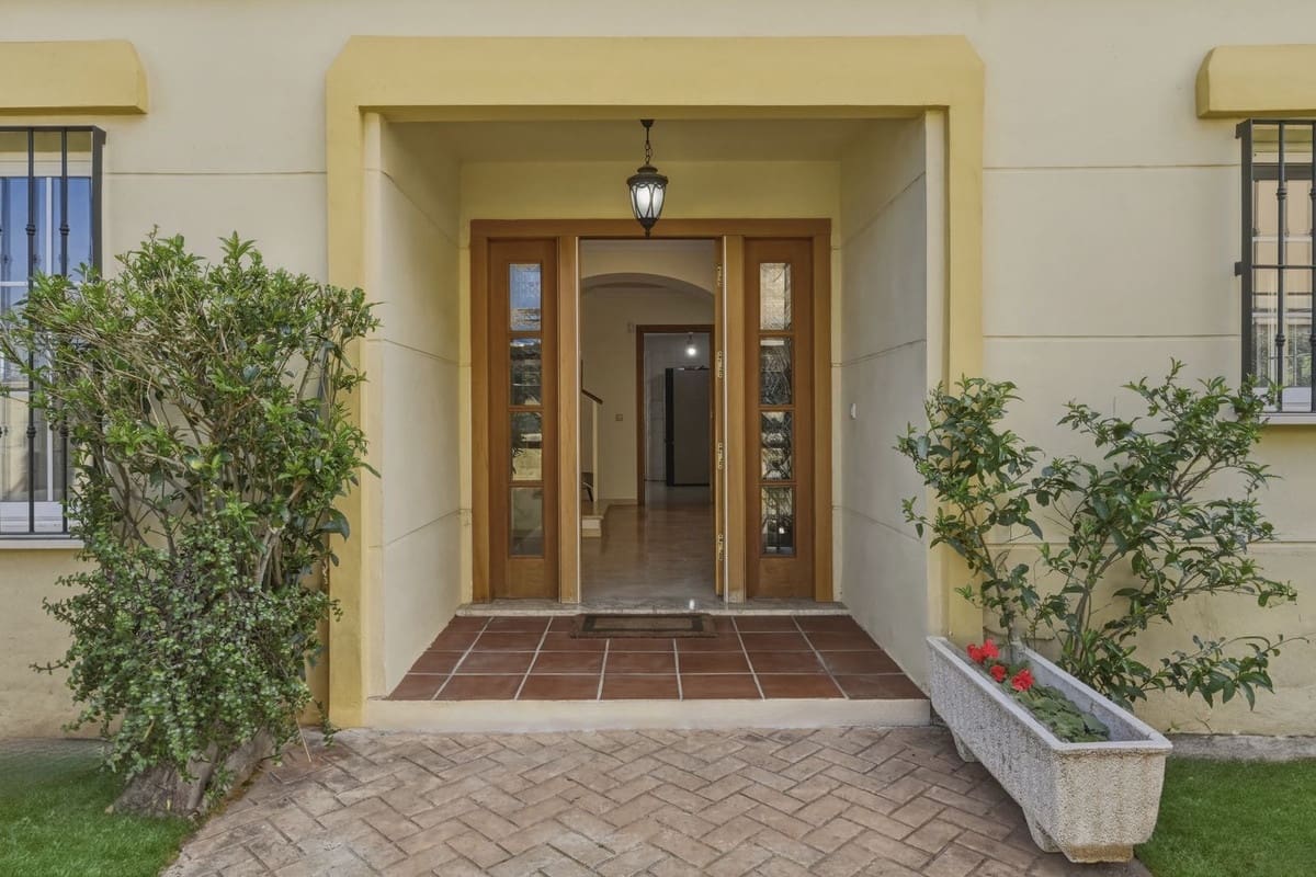 5 chambre Villa/Maison à vendre à La Cala Hills avec piscine garage - 810 000 € (Ref: 9646078)