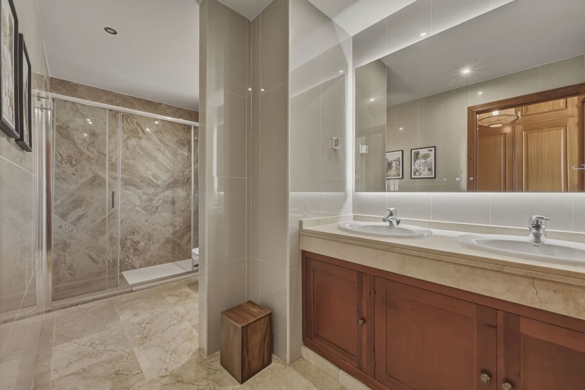 5 chambre Villa/Maison à vendre à La Cala Hills avec piscine garage - 810 000 € (Ref: 9646078)