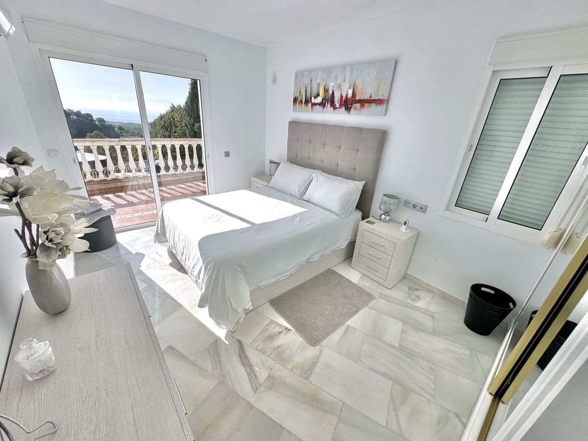 5 soverom Villa til salgs i Calahonda med svømmebasseng garasje - € 1 100 000 (Ref: 9646297)