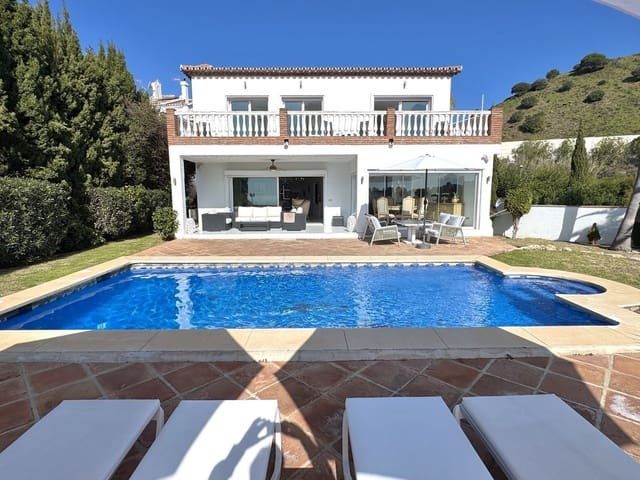 Chalet de 5 habitaciones en Calahonda, Mijas en venta con piscina garaje - 1.100.000 € (Ref: 9646297)