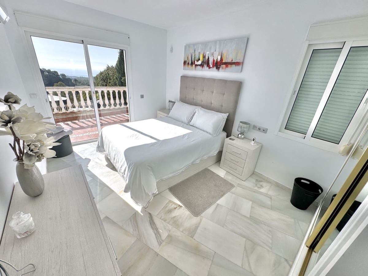 Chalet de 5 habitaciones en Calahonda en venta con piscina garaje - 1.100.000 € (Ref: 9646297)