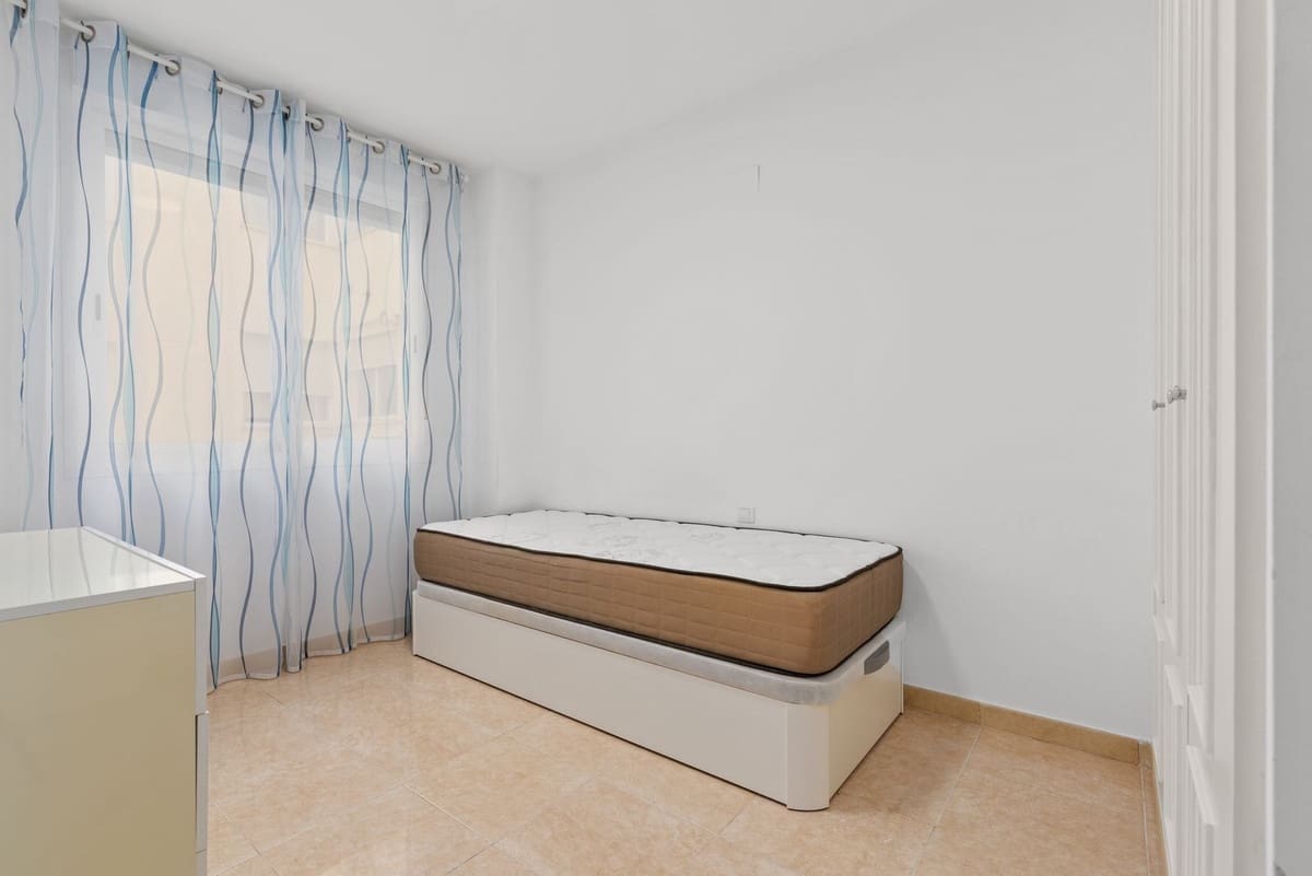 2 makuuhuone Huoneisto myytävänä paikassa Estepona mukana uima-altaan 
autotalli - 389 000 € (Ref: 9646474)