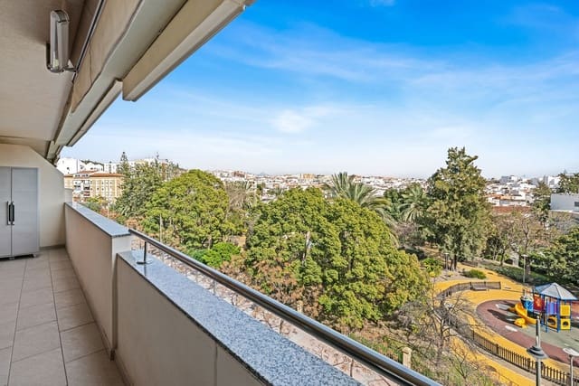 2 makuuhuone Huoneisto myytävänä paikassa Estepona mukana uima-altaan 
autotalli - 389 000 € (Ref: 9646474)