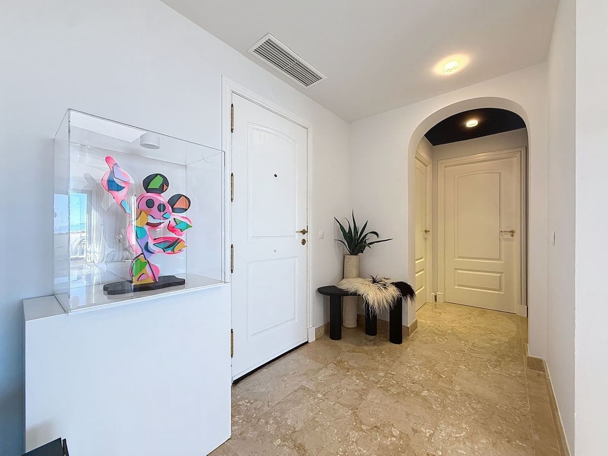 3 bedroom Penthouse for sale in La Duquesa / Puerto de la Duquesa with pool garage - € 450,000 (Ref: 9650897)