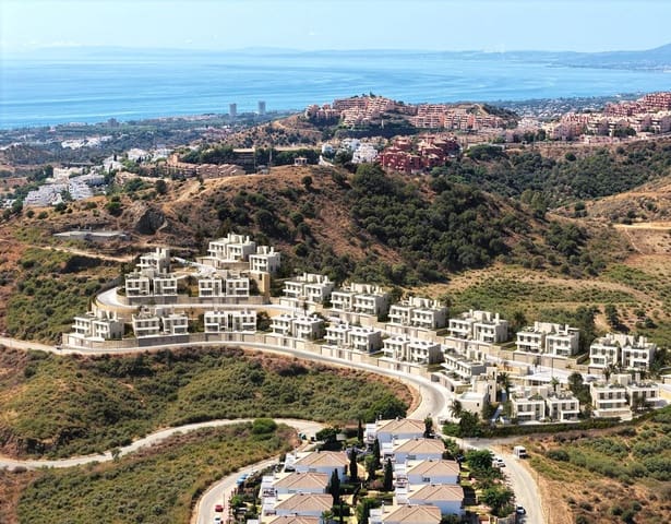 4 slaapkamer Halfvrijstaande villa te koop in La Cala de Mijas, Mijas met zwembad garage - € 990.000 (Ref: 9652433)