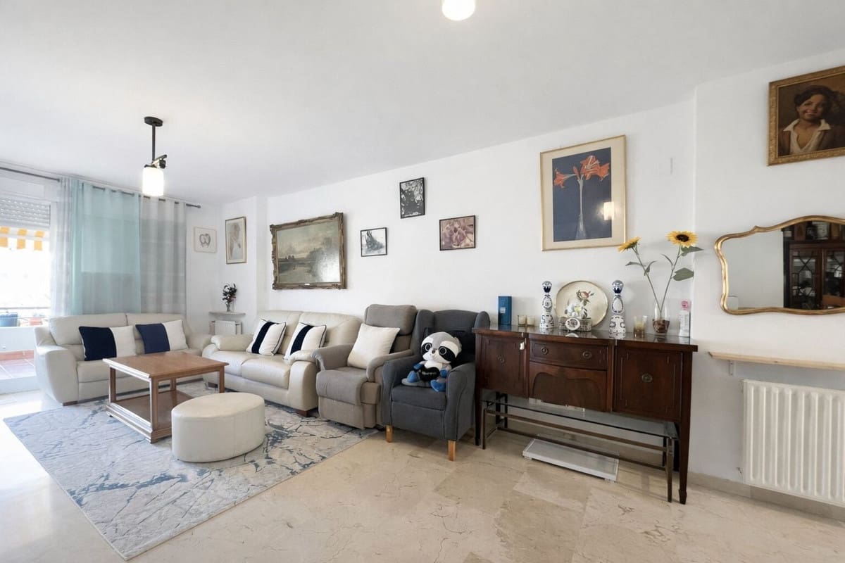 2 bedroom Apartment for sale in Guadalmina with pool garage - € 395,000 (Ref: 9652434)