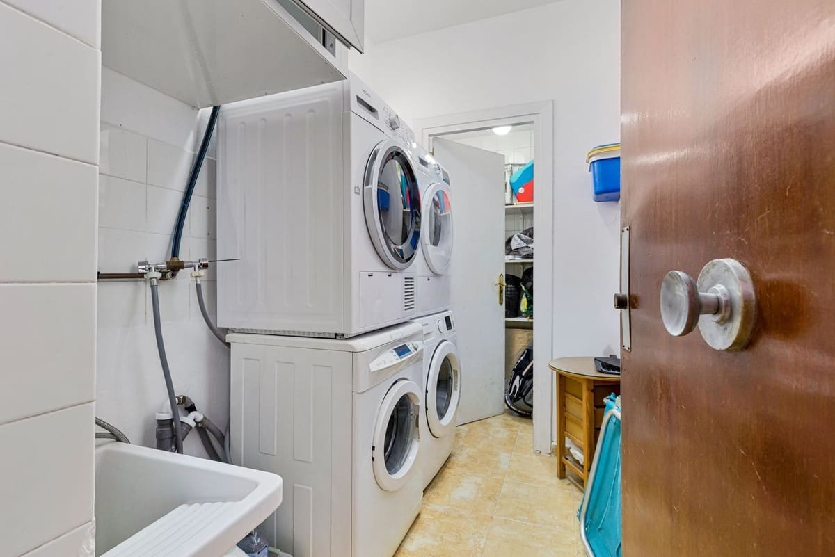 2 soveværelse Lejlighed til salg i Fuengirola med garage - € 485.000 (Ref: 9669434)