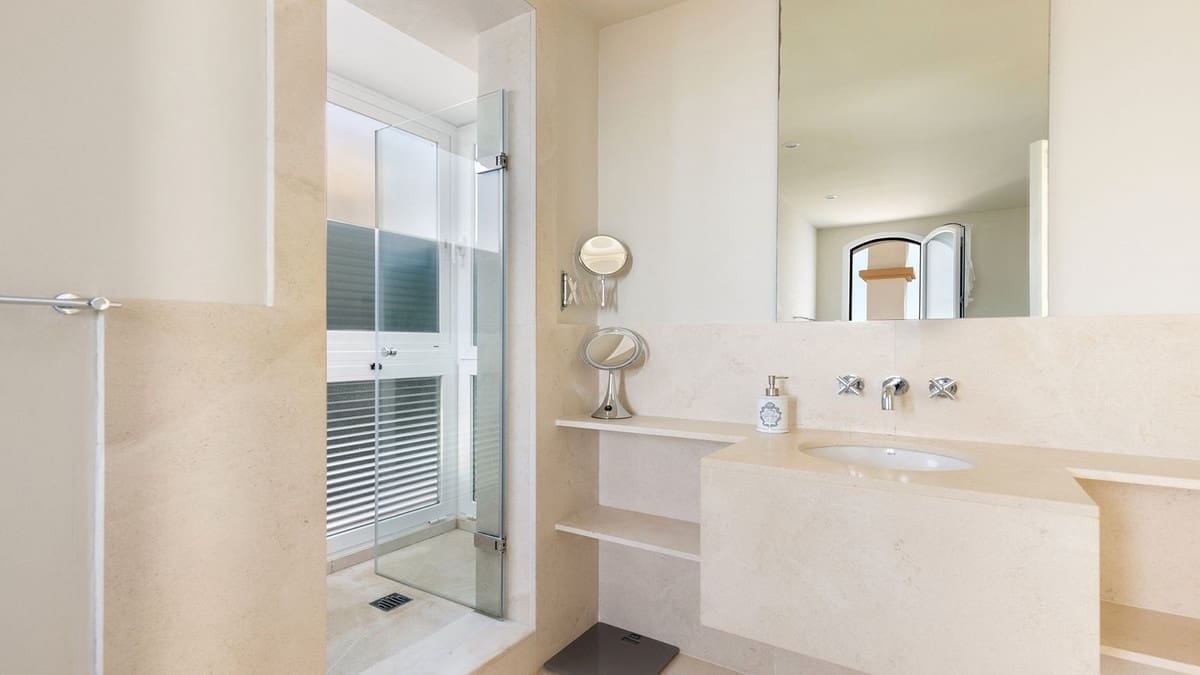 Ático de 3 habitaciones en Bahia de Casares en venta con piscina garaje - 650.000 € (Ref: 9687559)