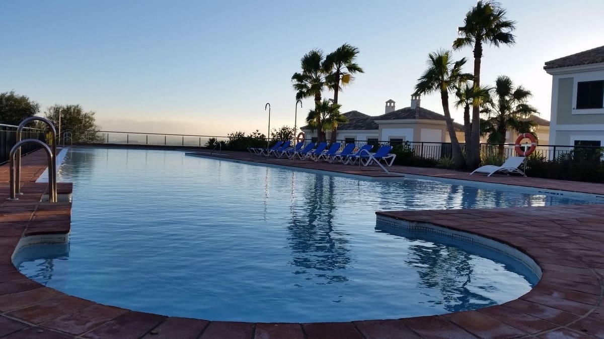 Ático de 3 habitaciones en Bahia de Casares en venta con piscina garaje - 650.000 € (Ref: 9687559)