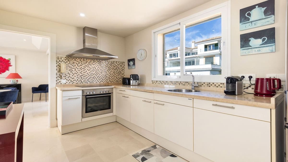 3 quarto Penthouse para venda em Bahia de Casares com piscina garagem - 650 000 € (Ref: 9687559)