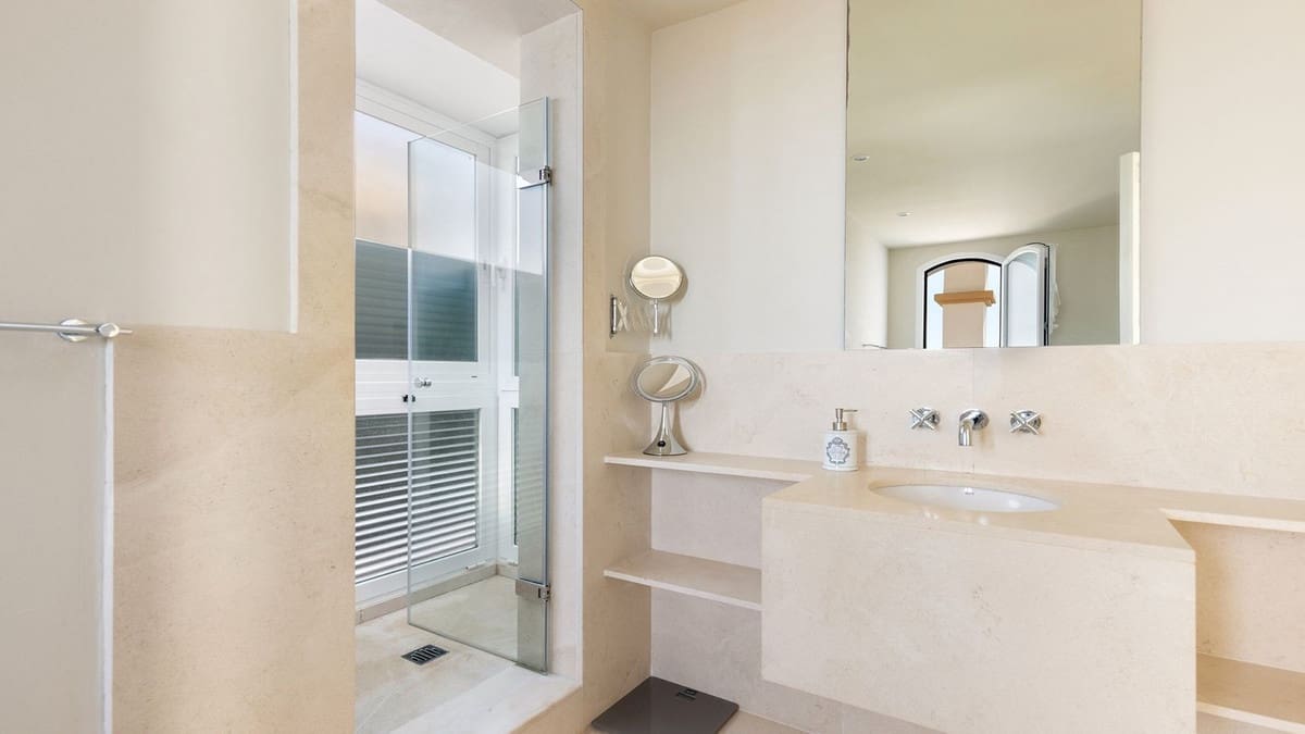 3 quarto Penthouse para venda em Bahia de Casares com piscina garagem - 650 000 € (Ref: 9687559)