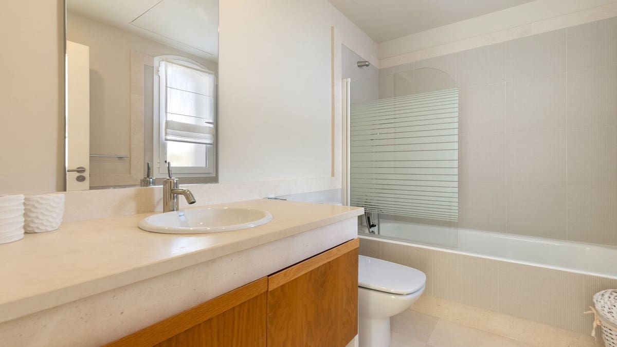 3 quarto Penthouse para venda em Bahia de Casares com piscina garagem - 650 000 € (Ref: 9687559)