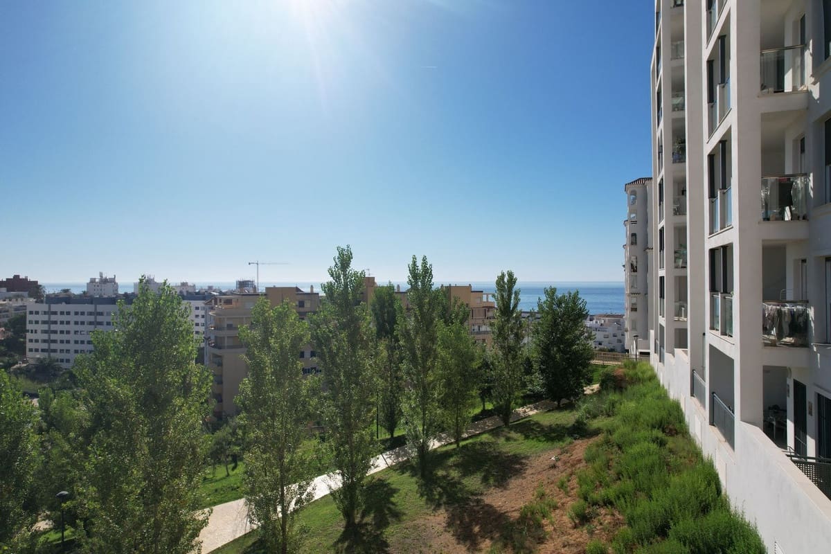 2 makuuhuone Huoneisto myytävänä paikassa Estepona mukana uima-altaan 
autotalli - 399 000 € (Ref: 9687560)