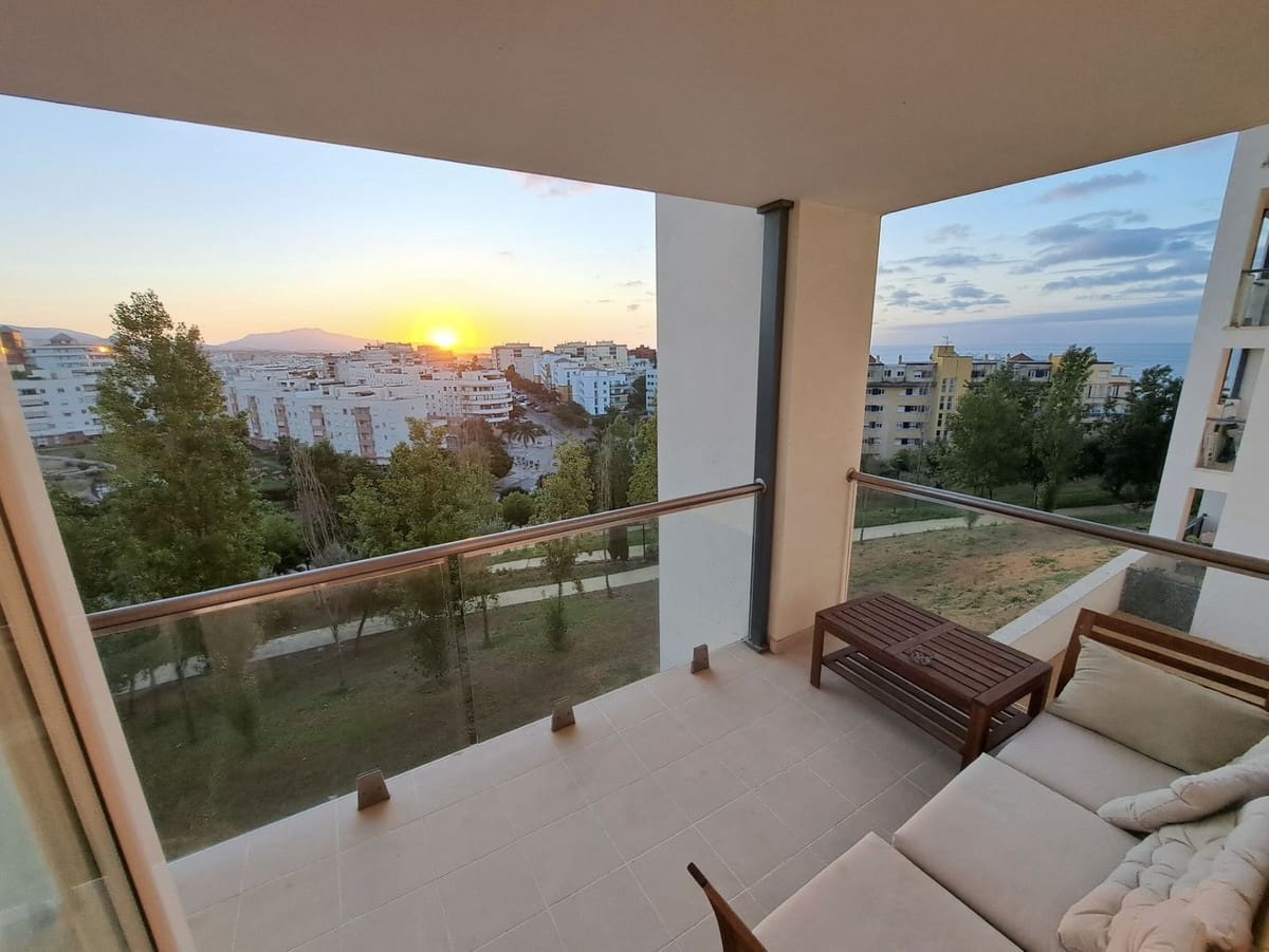 2 makuuhuone Huoneisto myytävänä paikassa Estepona mukana uima-altaan 
autotalli - 399 000 € (Ref: 9687560)