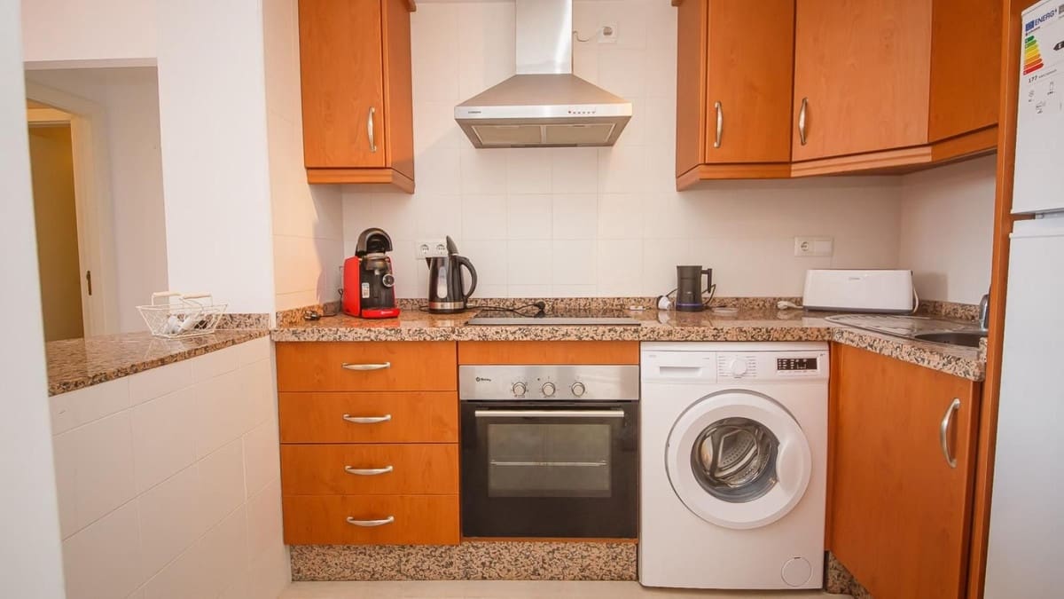 2 slaapkamer Appartement te koop in La Duquesa / Puerto de la Duquesa met zwembad garage - € 229.000 (Ref: 9688502)