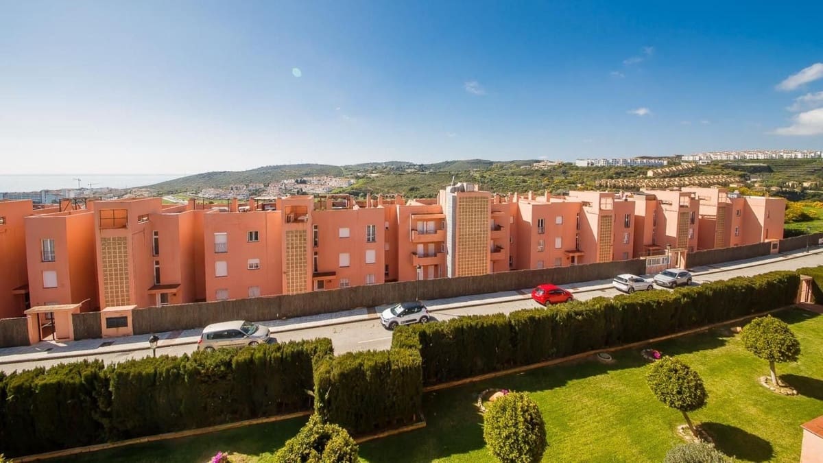 2 slaapkamer Appartement te koop in La Duquesa / Puerto de la Duquesa met zwembad garage - € 229.000 (Ref: 9688502)