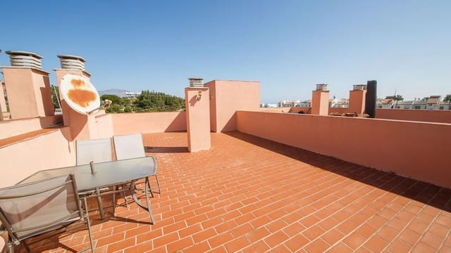 2 chambre Appartement à vendre à La Duquesa / Puerto de la Duquesa, Manilva avec piscine garage - 229 000 € (Ref: 9688502)