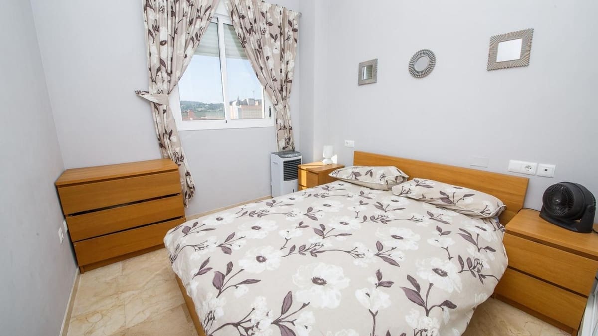 2 bedroom Apartment for sale in La Duquesa / Puerto de la Duquesa with pool garage - € 229,000 (Ref: 9688502)