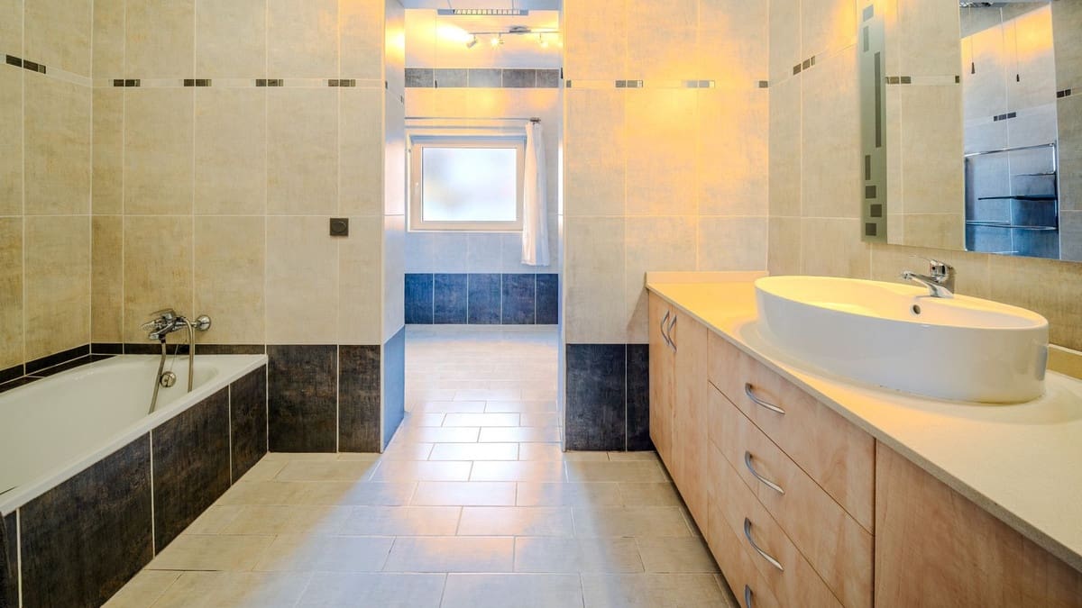 4 soveværelse Villa til salg i La Duquesa / Puerto de la Duquesa med swimmingpool garage - € 849.000 (Ref: 9688503)