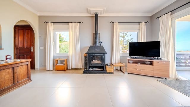 4 soveværelse Villa til salg i La Duquesa / Puerto de la Duquesa, Manilva med swimmingpool garage - € 849.000 (Ref: 9688503)