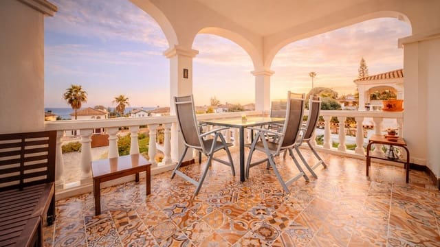 4 chambre Villa/Maison à vendre à La Duquesa / Puerto de la Duquesa, Manilva avec piscine garage - 849 000 € (Ref: 9688503)