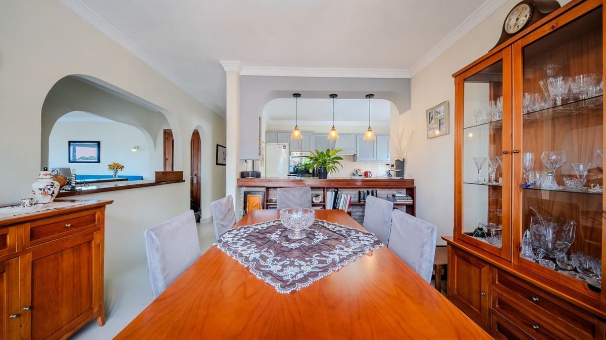 4 bedroom Villa for sale in La Duquesa / Puerto de la Duquesa with pool garage - € 849,000 (Ref: 9688503)